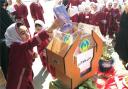 توزیع 18 هزار پاکت جشن نیکوکاری در مدارس میبد/ 175 پایگاه در میبد به جمع آوری کمک های مردمی در جشن نیکوکاری می پردازند