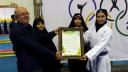 تجلیل جبهه فرهنگی میبد از بانوی قهرمان قائمشهری به علت پاسداشت حجاب در مسابقات آسیایی+ تصاویر