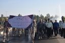 پیاده روی جاماندگان قافله اربعین حسینی در شهرستان میبد+ تصاویر