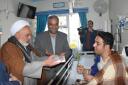 عیادت و اهدای کتاب به بیماران بستری در بیمارستان امام جعفر صادق (ع) میبد+ تصاویر